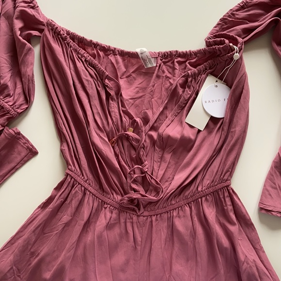 New Radio Fiji Virage Solid Sokally Romper Rose - Picture 7 of 10